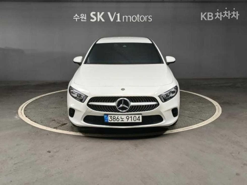 Mercedes-Benz A클래스(W177)A220 Hatchback Стандартен - 2