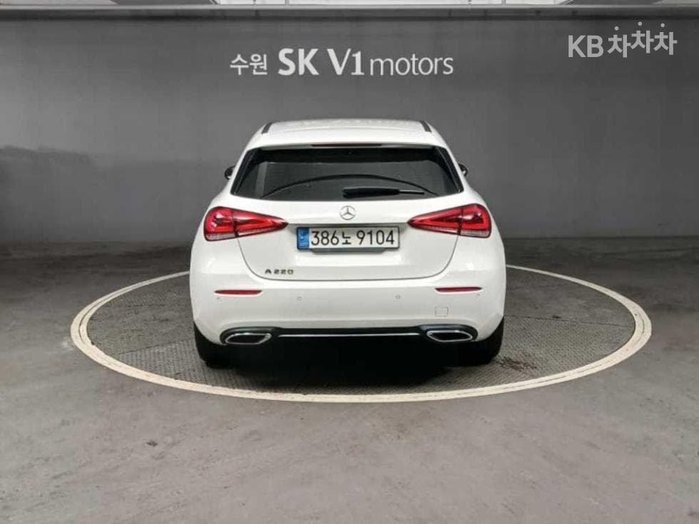 Mercedes-Benz A클래스(W177)A220 Hatchback Стандартен - 3