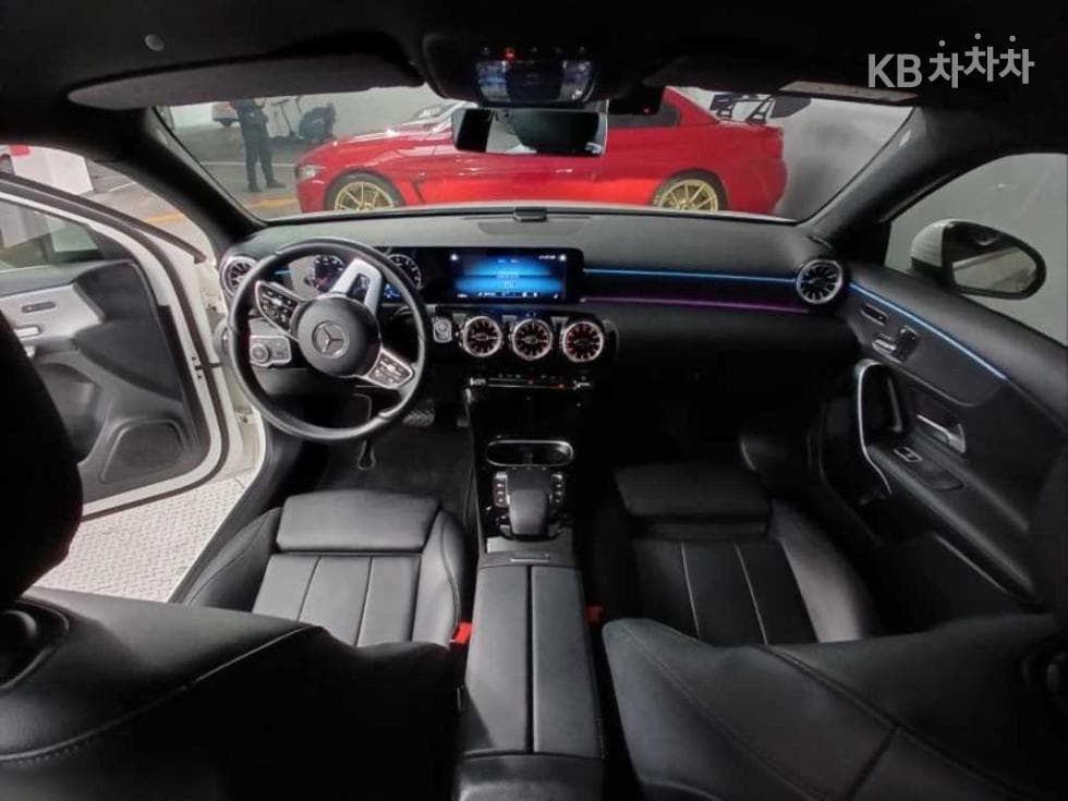 Mercedes-Benz A클래스(W177)A220 Hatchback Стандартен - 6