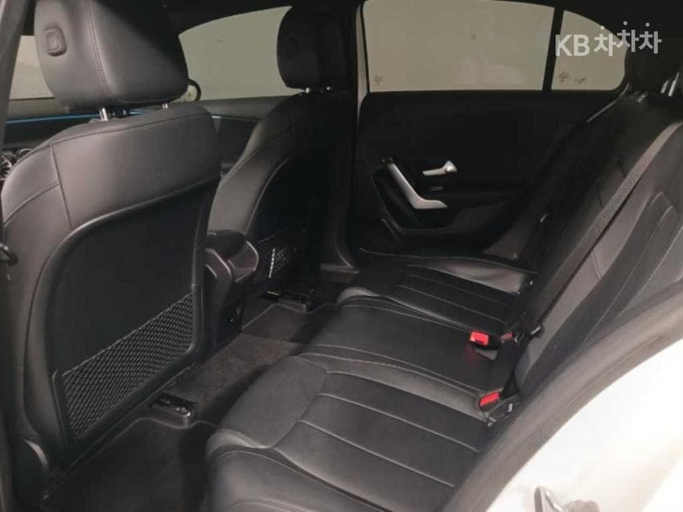 Mercedes-Benz A클래스(W177)A220 Hatchback Стандартен - 8