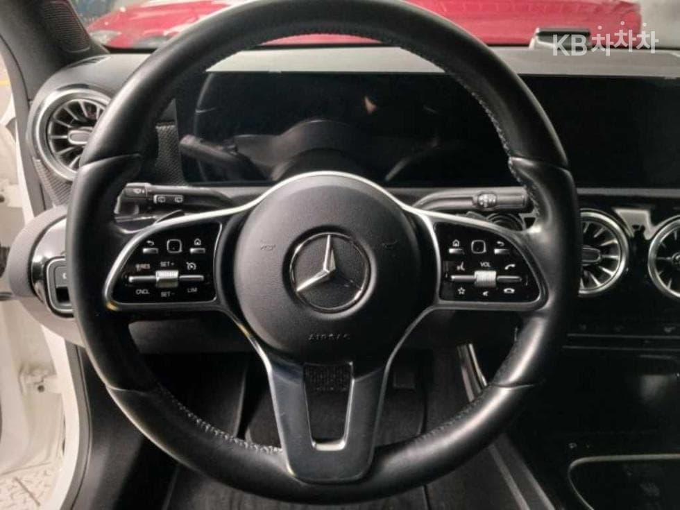 Mercedes-Benz A클래스(W177)A220 Hatchback Стандартен - 11