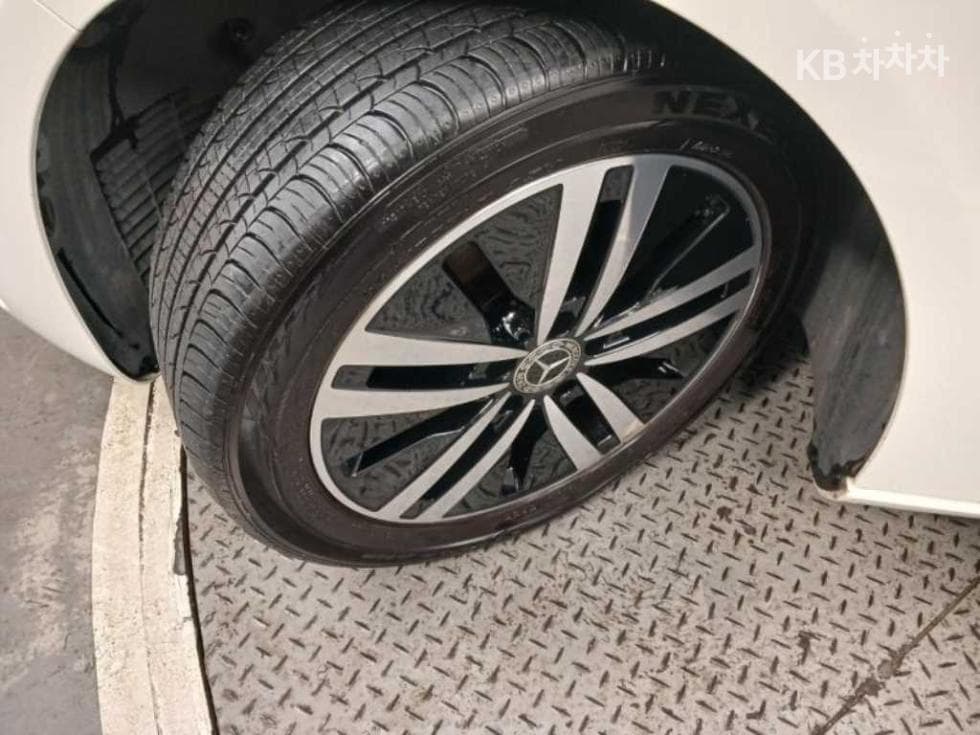 Mercedes-Benz A클래스(W177)A220 Hatchback Стандартен - 20