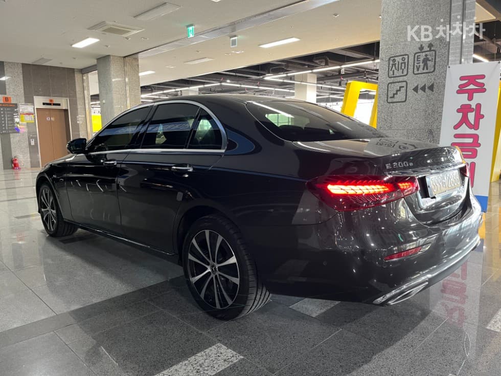 Mercedes-Benz E-Клас (W213)E300e 4MATIC Exclusive - 7