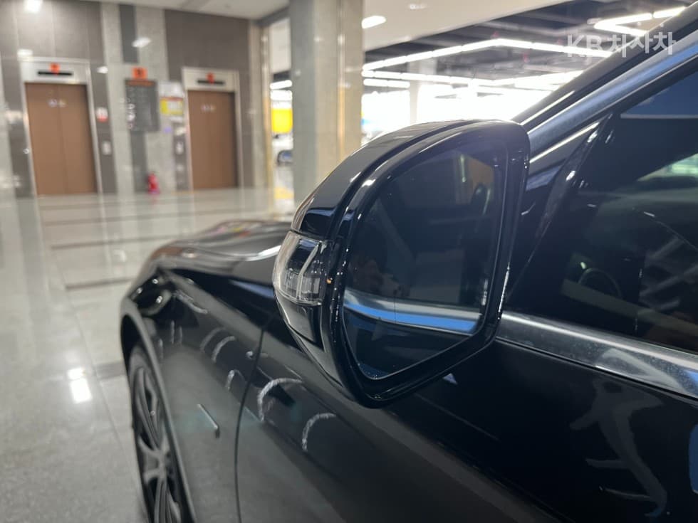 Mercedes-Benz E-Клас (W213)E300e 4MATIC Exclusive - 9