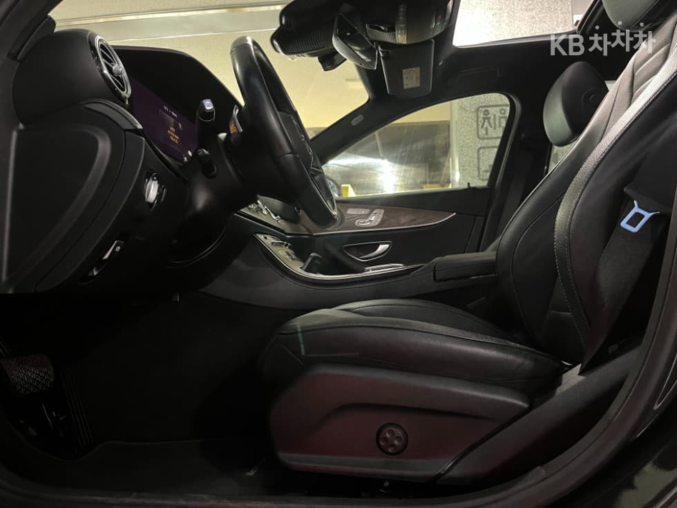 Mercedes-Benz E-Клас (W213)E300e 4MATIC Exclusive - 12