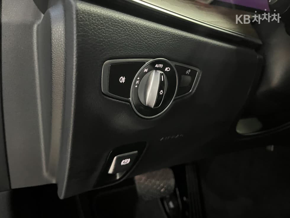 Mercedes-Benz E-Клас (W213)E300e 4MATIC Exclusive - 13