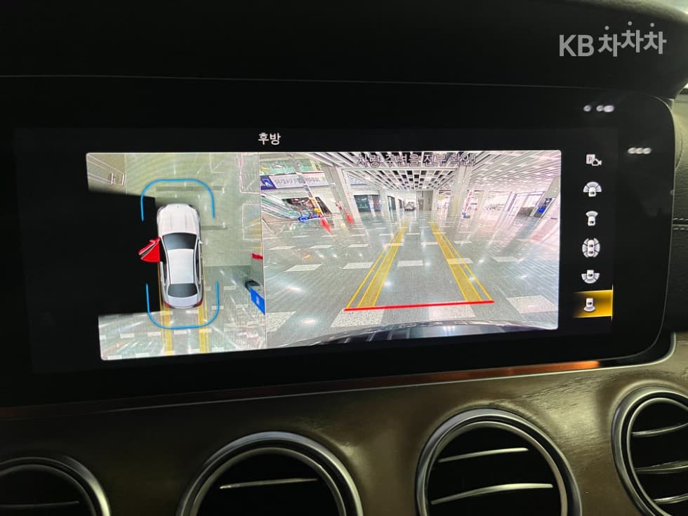 Mercedes-Benz E-Клас (W213)E300e 4MATIC Exclusive - 23