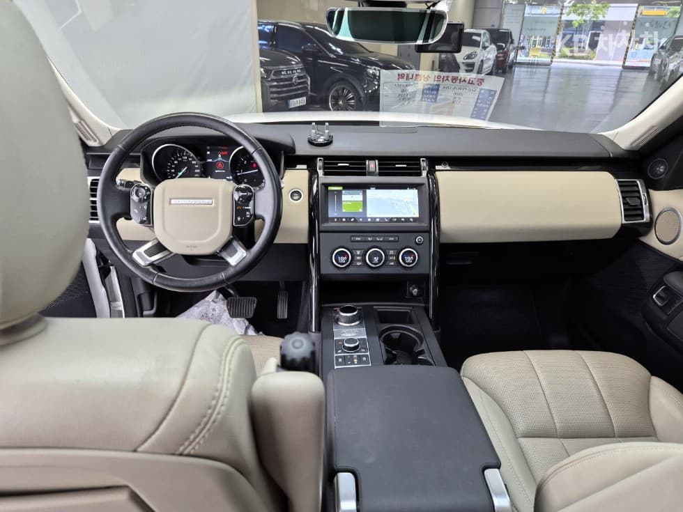 Land Rover 디스커버리52.0 SD4 SE - 9