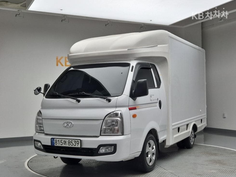 Hyundai Porter 2 Extra Long Super Cab 시티Van Smart - Image 1