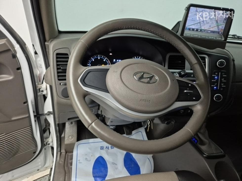 Hyundai Porter 2Extra Long Super Cab 시티Van Smart - 8