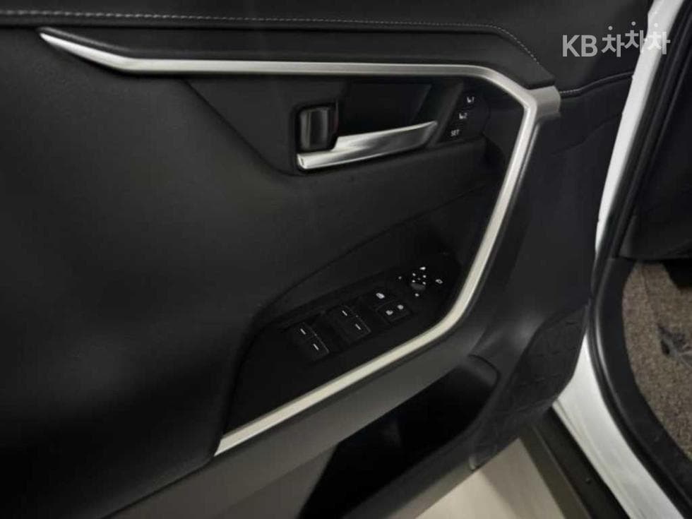 Toyota New RAV42.5L hybrid AWD Standard - 6