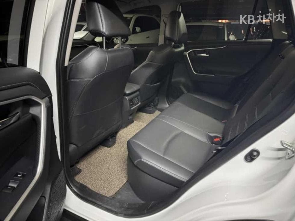 Toyota New RAV42.5L hybrid AWD Standard - 12