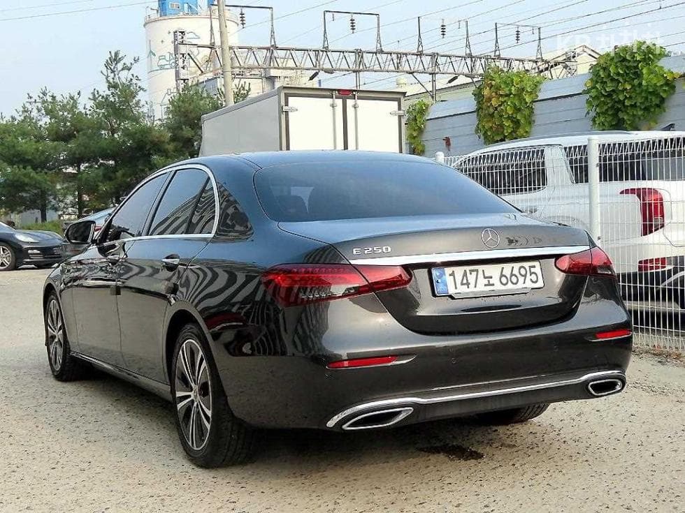 Mercedes-Benz E-Class (W213)E250 Avantgarde - 3
