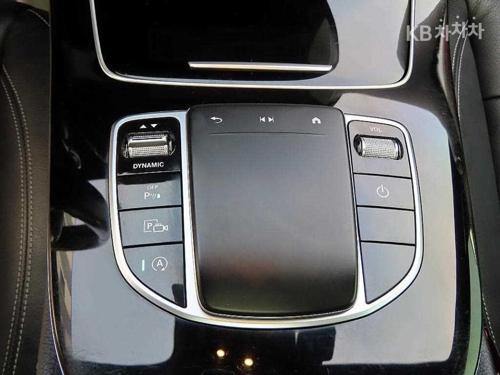 Mercedes-Benz E-Class (W213)E250 Avantgarde - 12