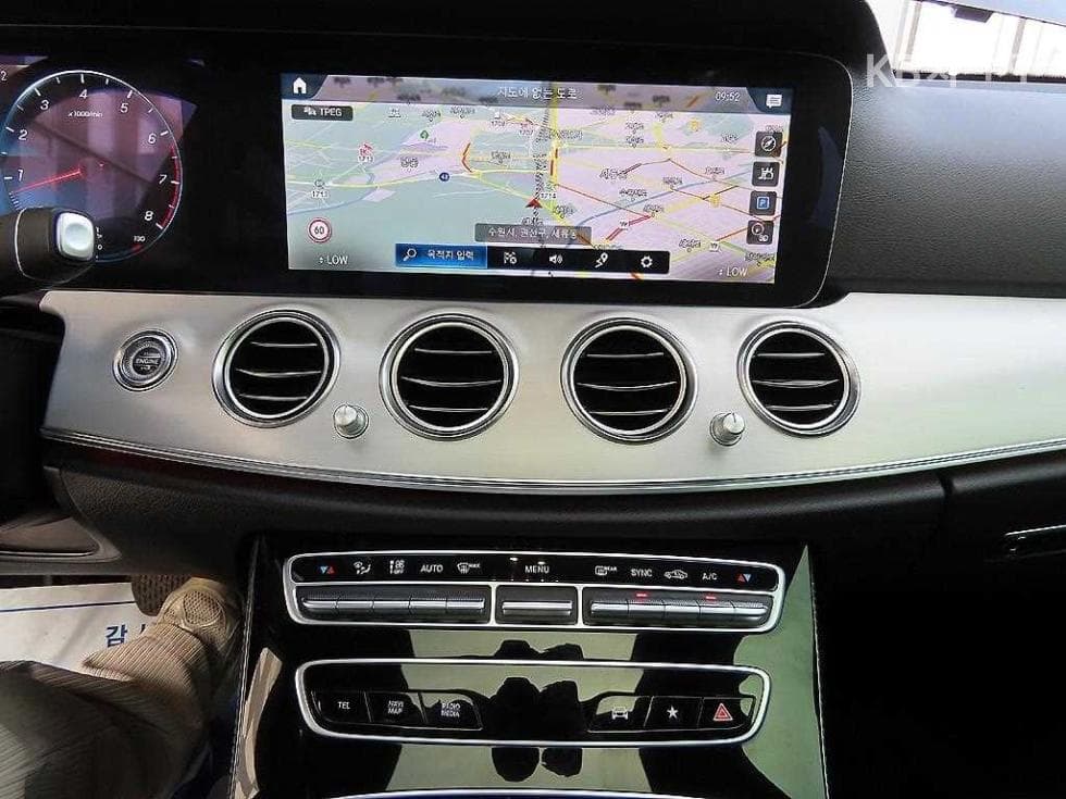 Mercedes-Benz E-Class (W213)E250 Avantgarde - 13