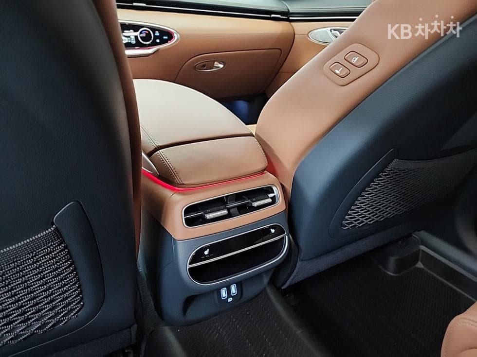 Дженезис GV70Бензин 2.5T AWD - 13