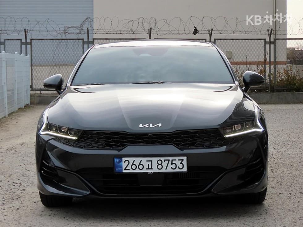 Киа K5 3-토 поколение1.6 Бензин Турбо Signature - 2