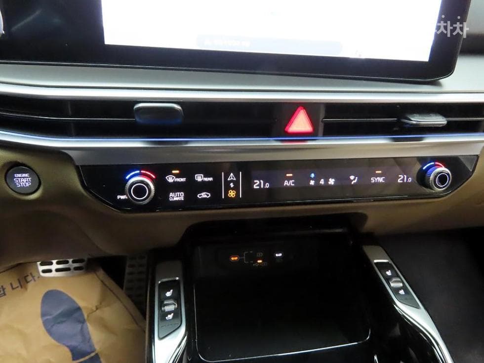 Киа The New (фейслифт) Sorento MQ42.5 T-GDI 2WD Signature - 10