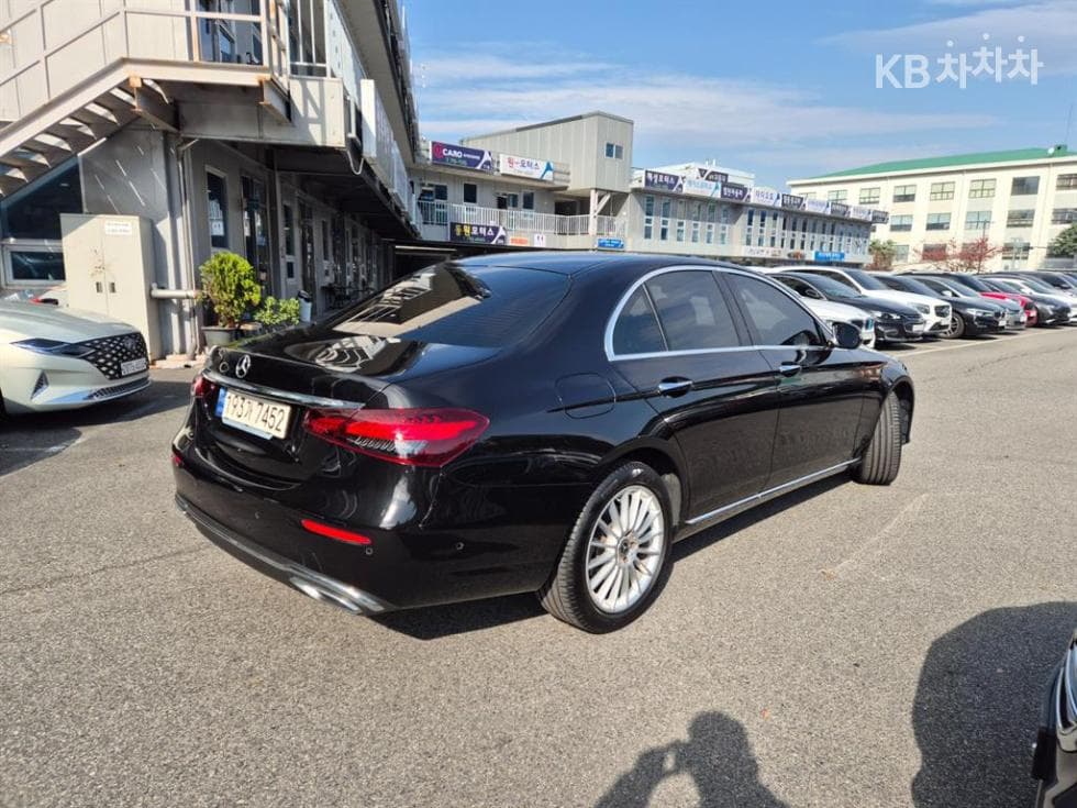 Mercedes-Benz E-Клас (W213)E250 Exclusive - 3