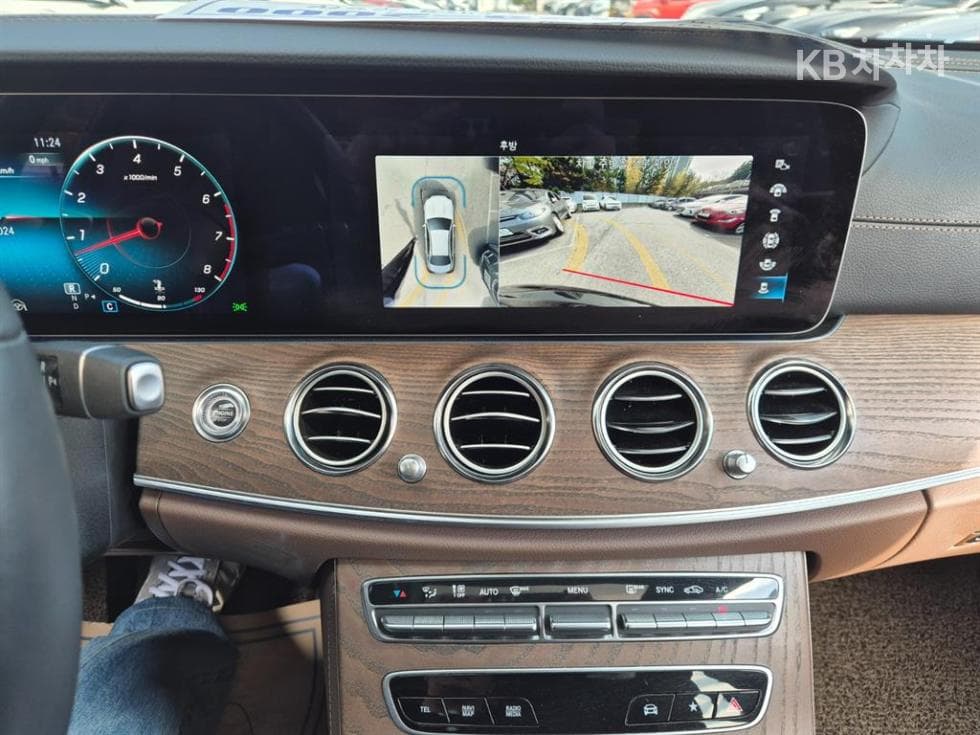 Mercedes-Benz E-Клас (W213)E250 Exclusive - 16