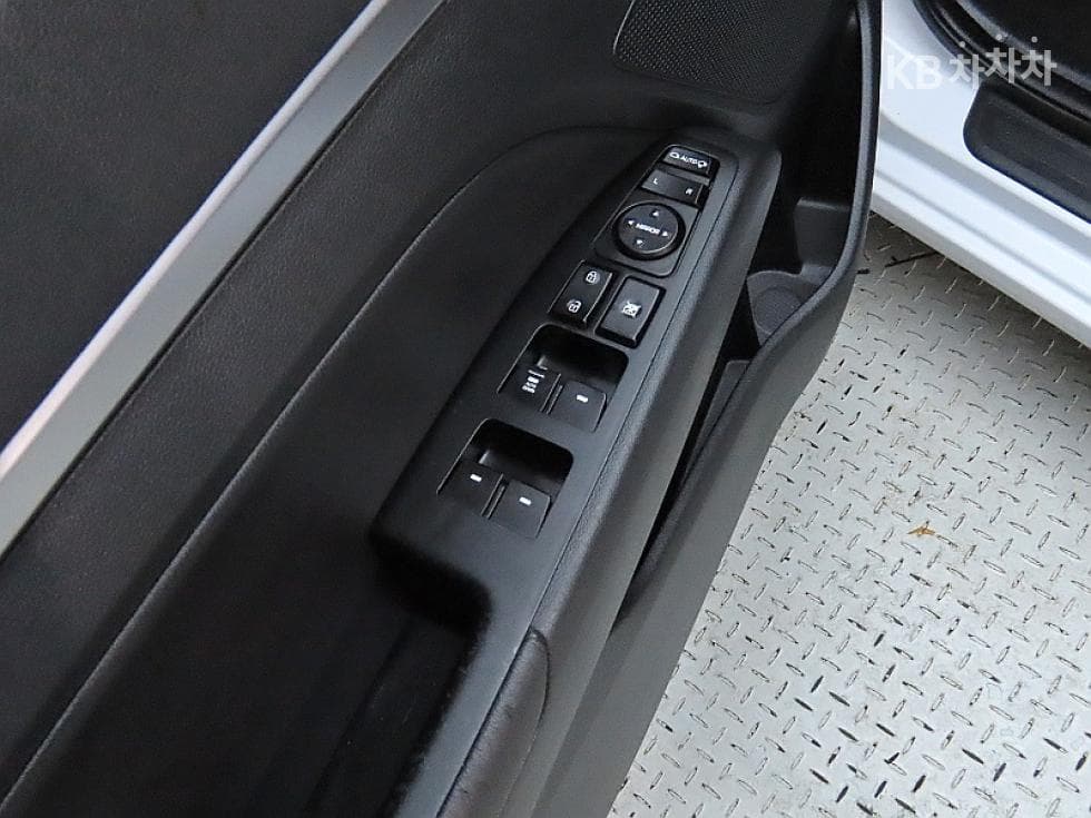 Hyundai The New (facelift) Avante (Elantra) ADSmartstream G1.6 Smart - 13