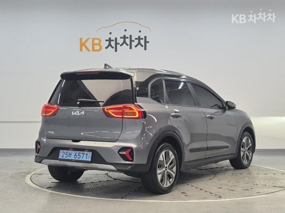 Киа Ниро PlusEV 어스 - 3