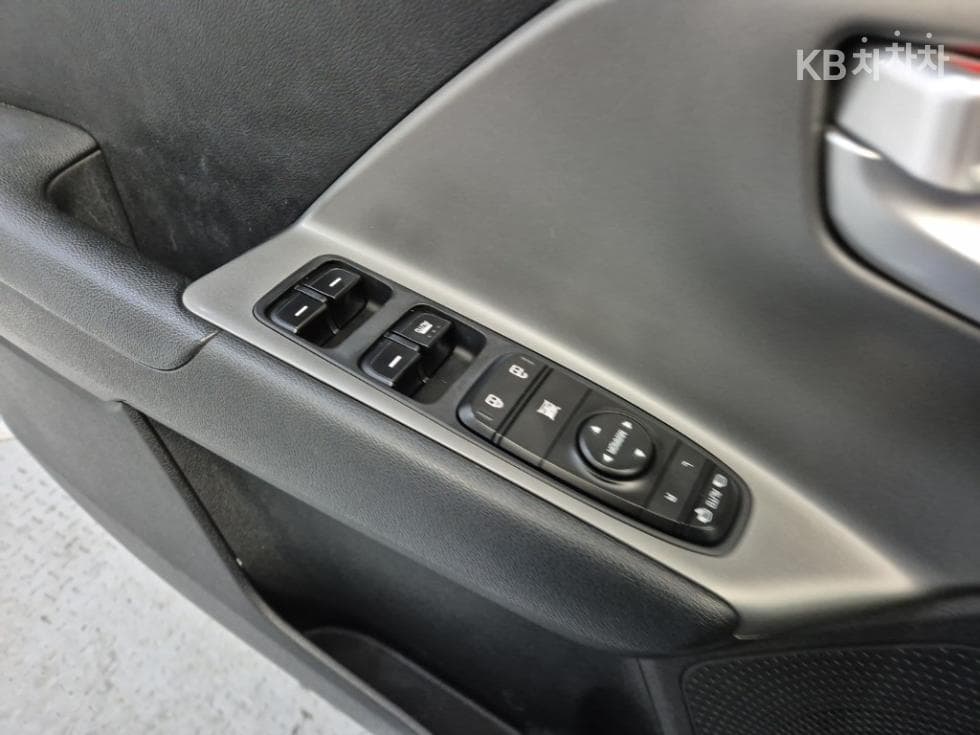 Киа Ниро PlusEV 어스 - 18