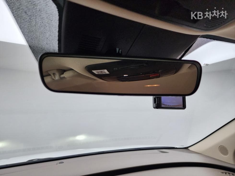 Kia The New (facelift) Carnival 4th generationD2.2 9-seater Prestige - 11