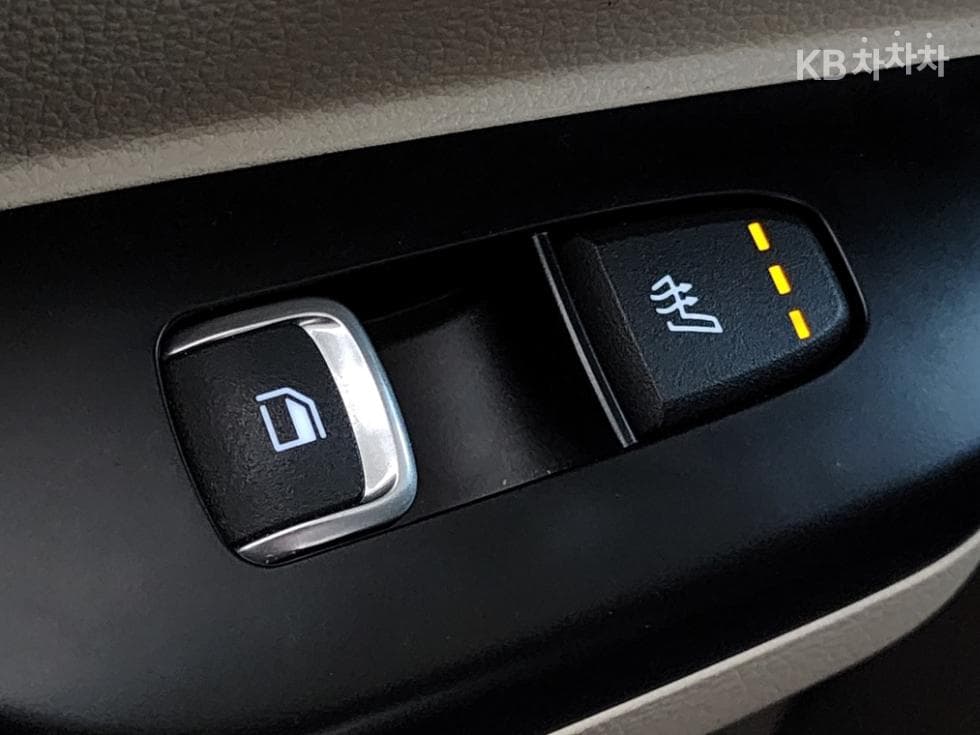 Kia The New (facelift) Carnival 4th generationD2.2 9-seater Prestige - 16