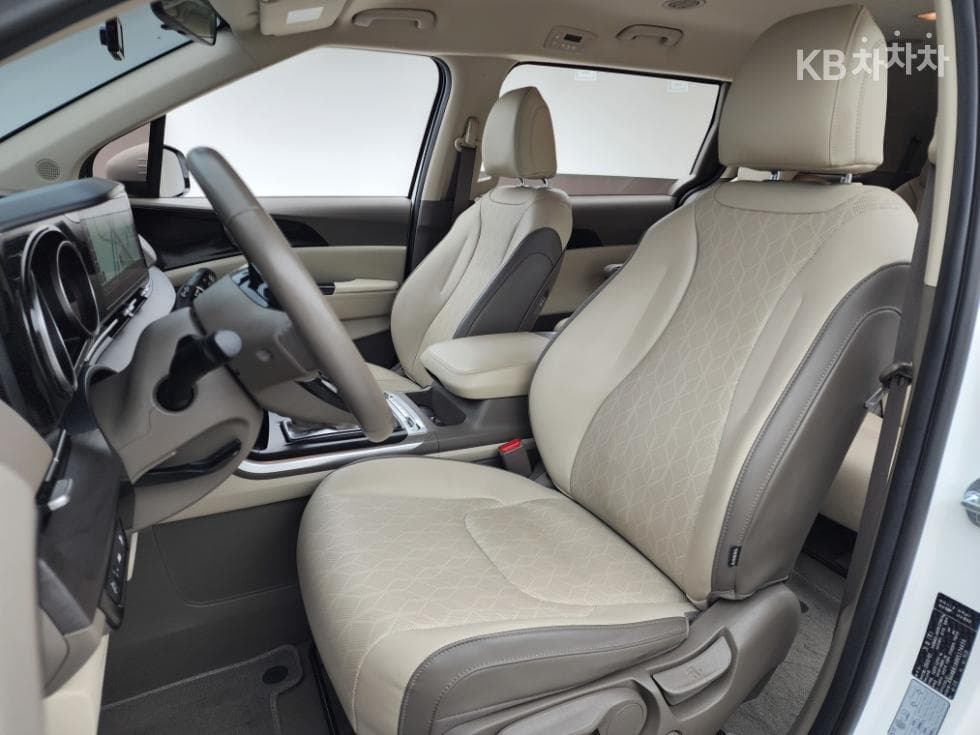 Kia The New (facelift) Carnival 4th generationD2.2 9-seater Prestige - 20