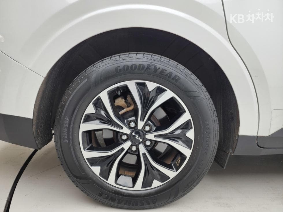 Kia The New (facelift) Carnival 4th generationD2.2 9-seater Prestige - 26