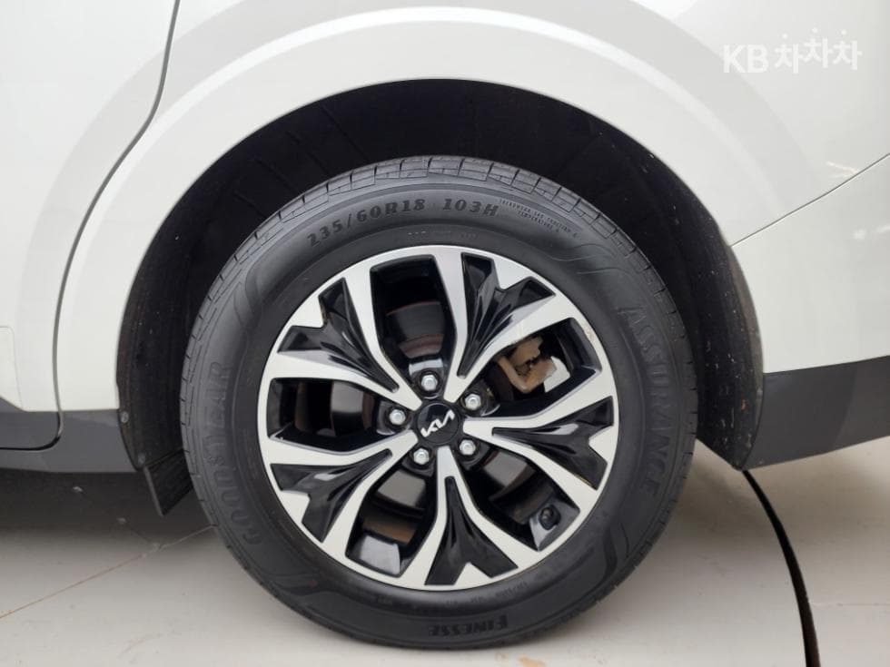 Kia The New (facelift) Carnival 4th generationD2.2 9-seater Prestige - 27