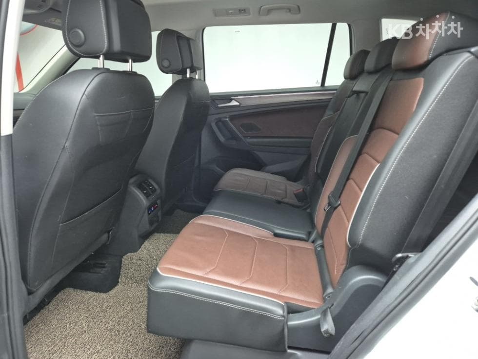 Volkswagen Tiguan Allspace2.0 Turbocharged Stratified Injection (VW) Prestige - 12