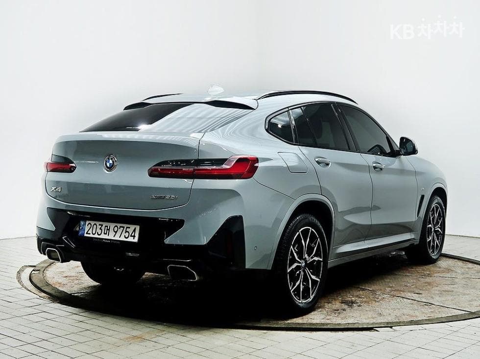 BMW New X4 (G02)xDrive 20i xLine - 4