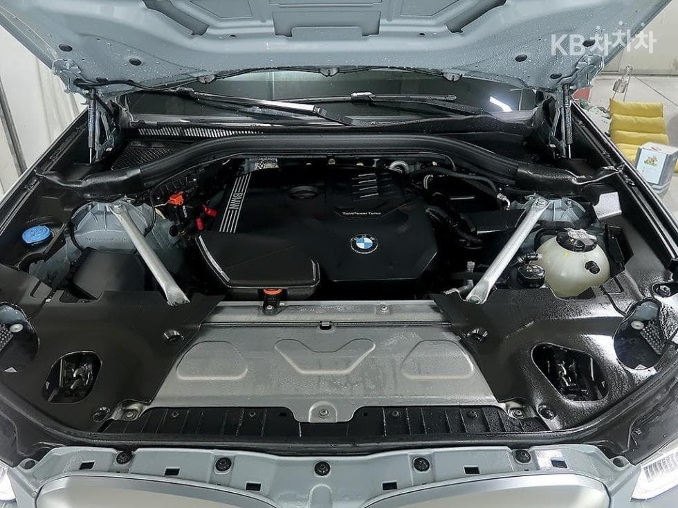 BMW New X4 (G02)xDrive 20i xLine - 7