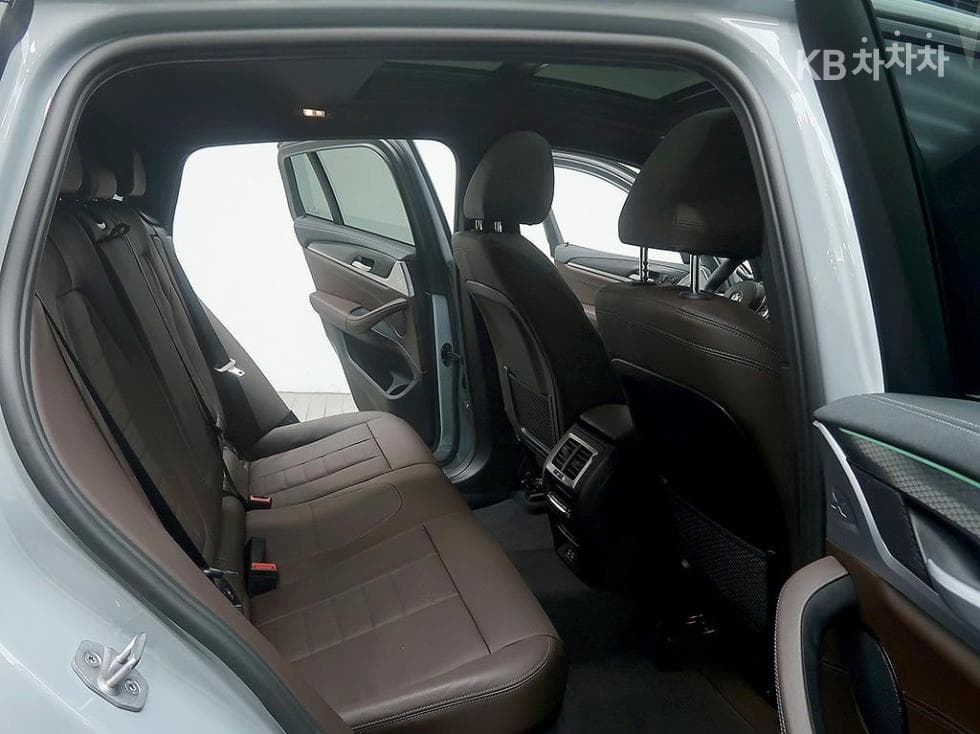 BMW New X4 (G02)xDrive 20i xLine - 12