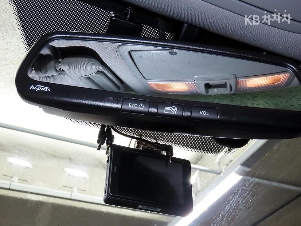 Киа SorentoRДизел 2.0 2WD TLX Най-висок клас - 15