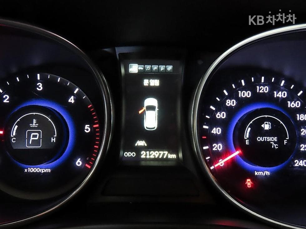 Hyundai 맥스CruzeDiesel(e-VGT)2.2 4WD Exclusive 7-seater (Limousine) Special (special feature/edition) - 9