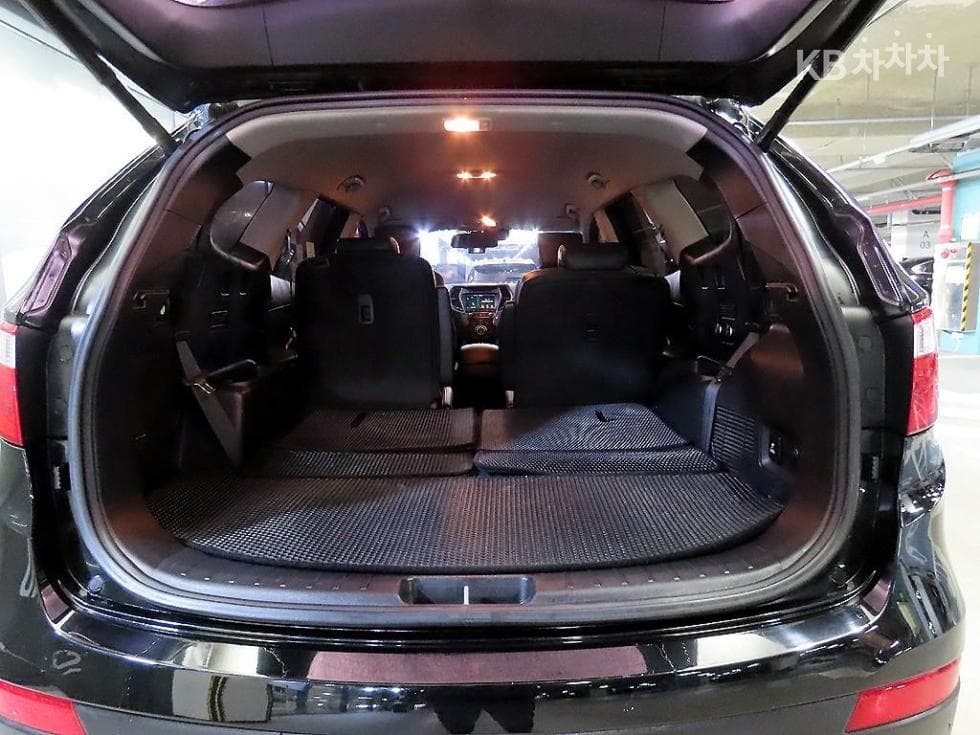 Hyundai 맥스CruzeDiesel(e-VGT)2.2 4WD Exclusive 7-seater (Limousine) Special (special feature/edition) - 17