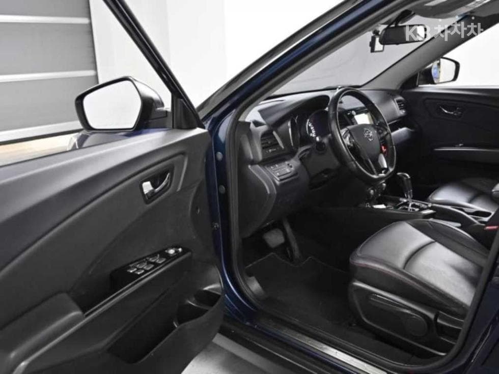 KG Mobility Tivoli AirGasoline 2WD IX - 11