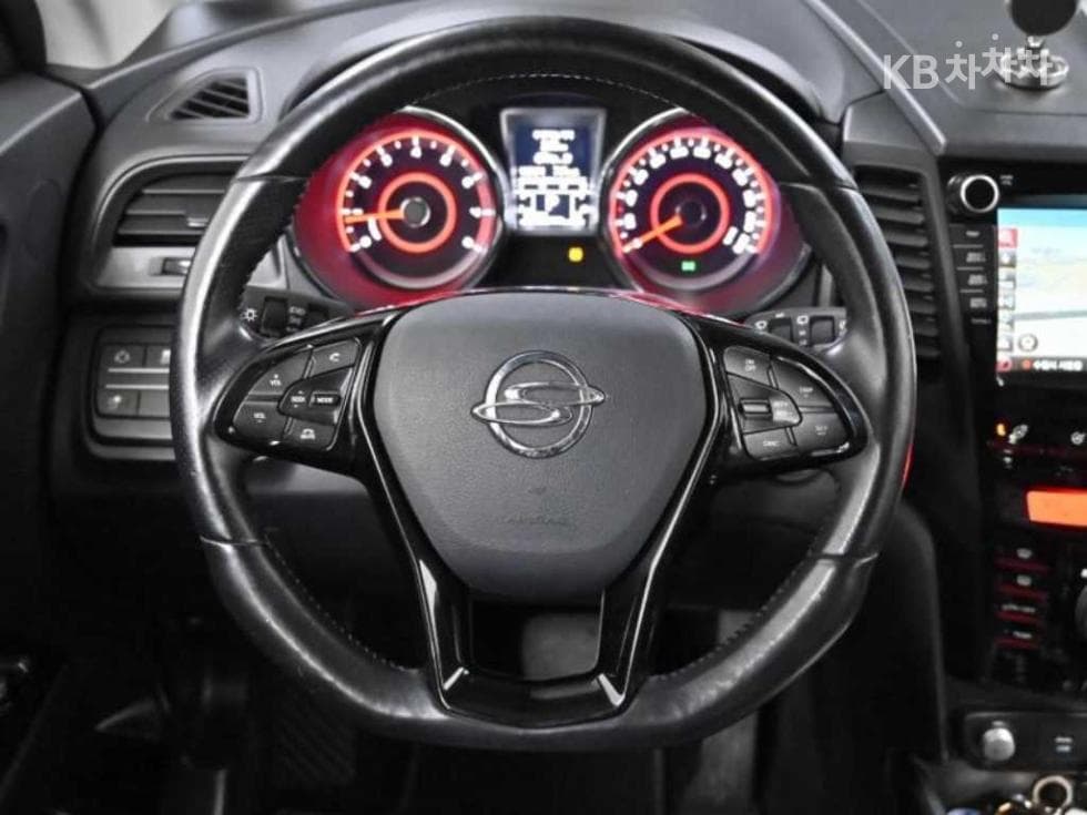 KG Mobility Tivoli AirGasoline 2WD IX - 13