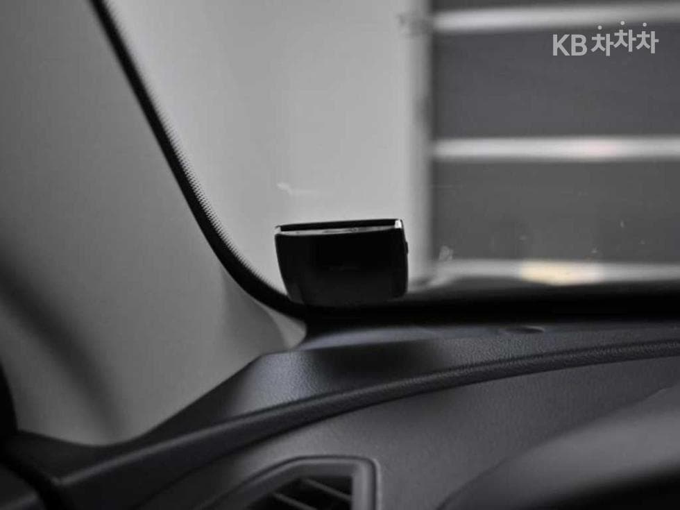 KG Mobility Tivoli AirGasoline 2WD IX - 19