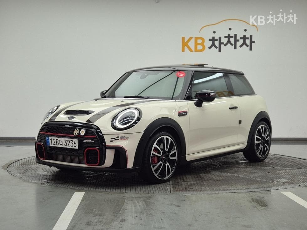 Mini Cooper 3도어 S 2.0 JCW Launch Pack - Image 1