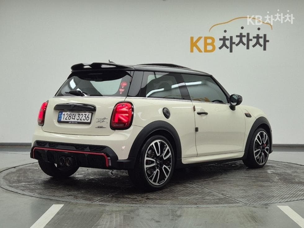 Mini Cooper 3도어S 2.0 JCW Launch Pack - 4