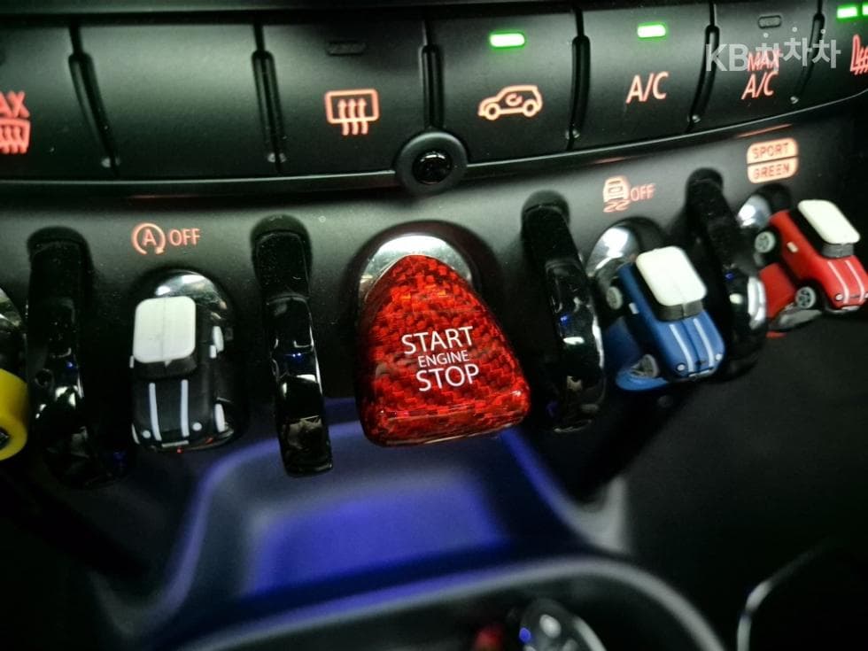 Mini Cooper 3도어S 2.0 JCW Launch Pack - 17