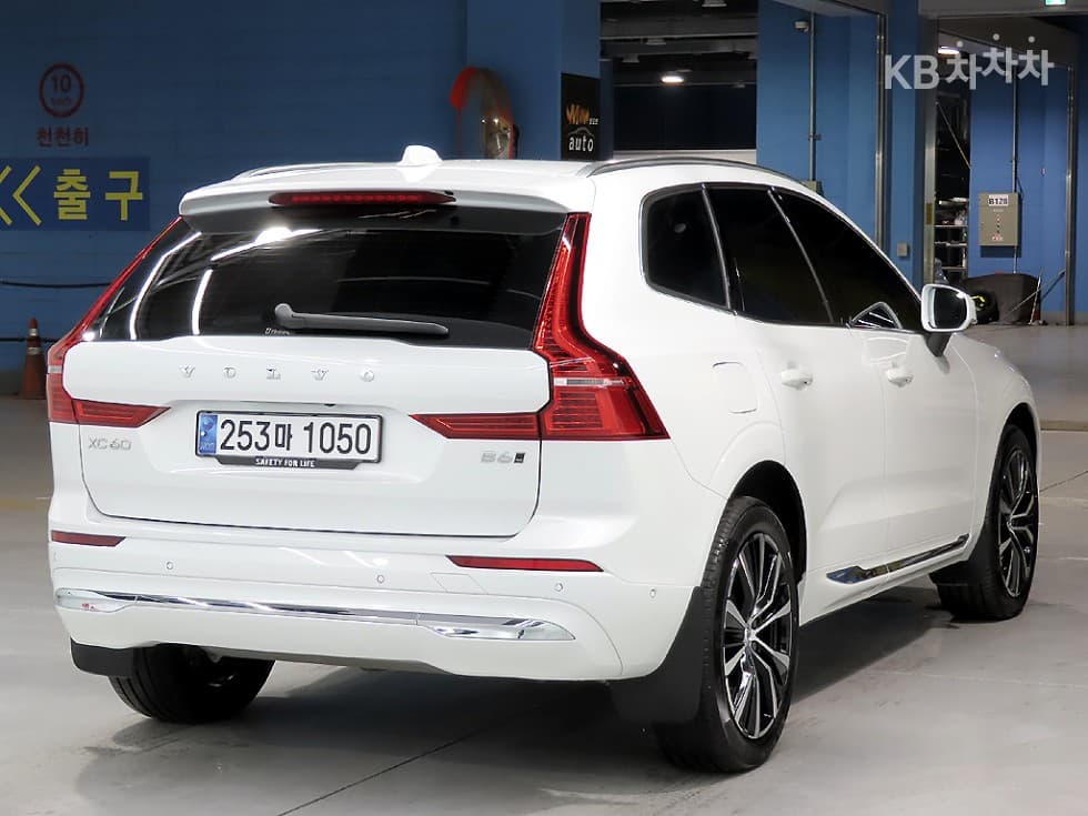 Volvo XC60 Second generationB6 Ultimate Bright - 4