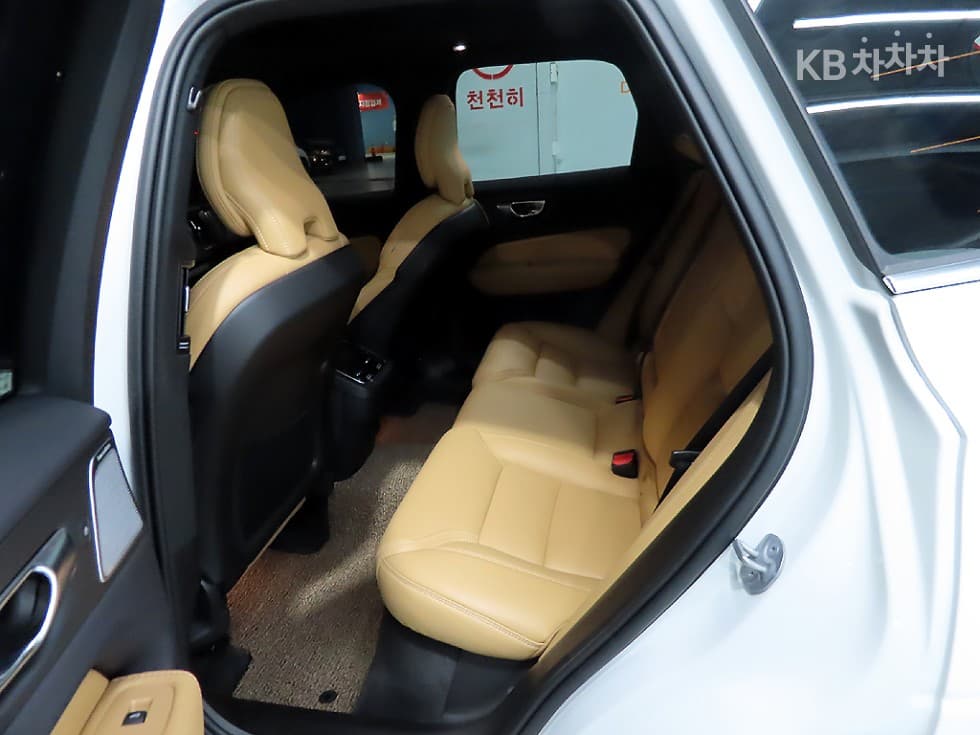 Volvo XC60 Second generationB6 Ultimate Bright - 7