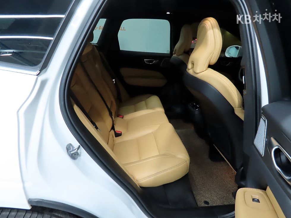 Volvo XC60 Second generationB6 Ultimate Bright - 8