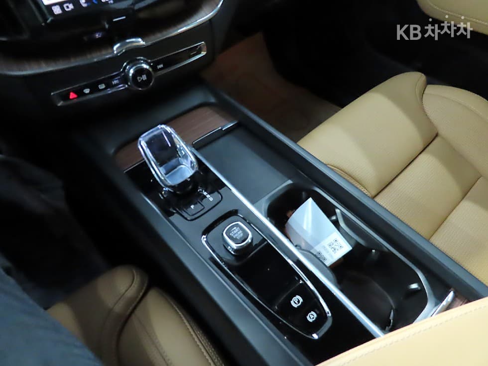 Volvo XC60 Second generationB6 Ultimate Bright - 14