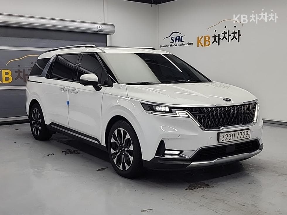 Kia Carnival 4th generationD2.2 9-seater Signature - 4